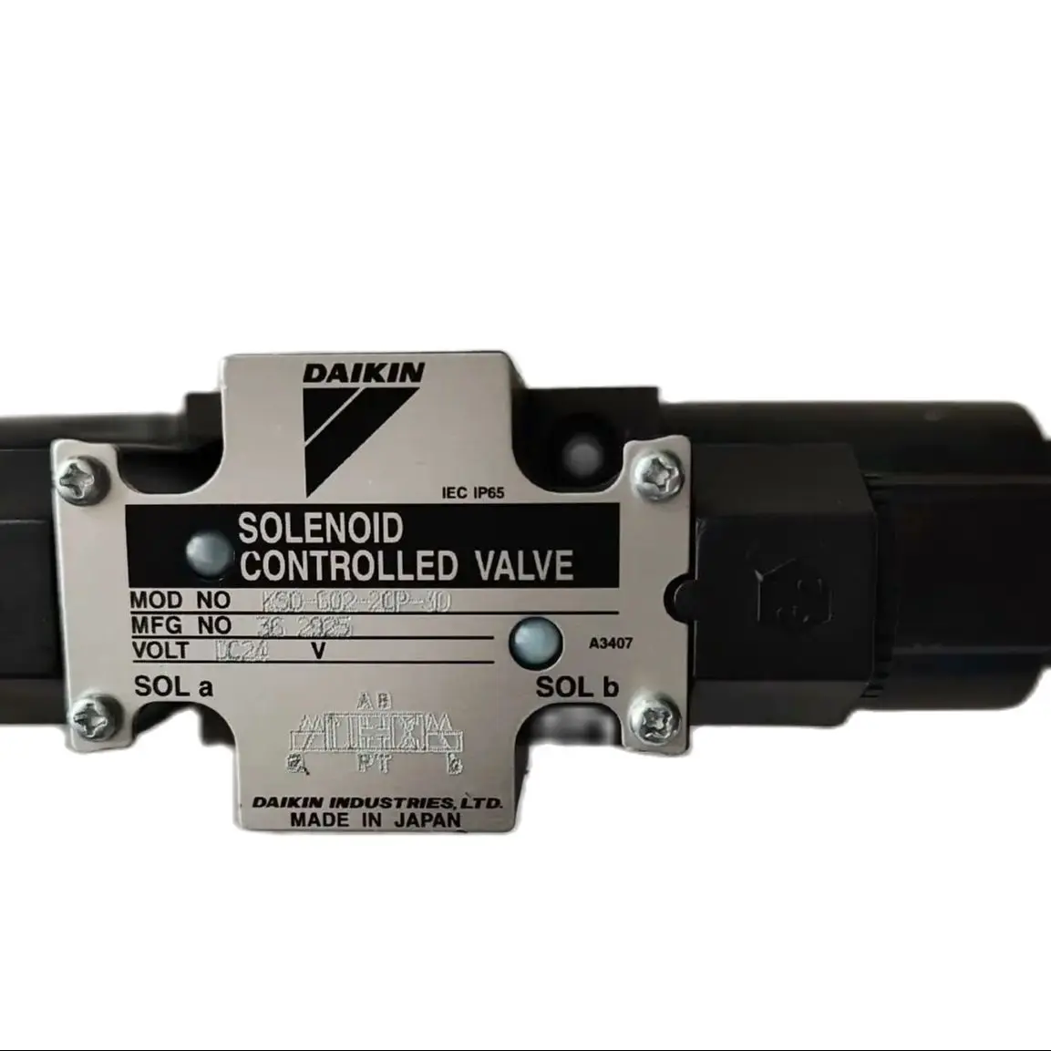 KSO-G02-3CB-30-E KSO-G02-2DA-30-N KSO-G02-9CA-30-CLE KSO-G03-2BP-20-N DAIKIN SOLENOID CONTROLLED Hydraulic VALVE - Image 3